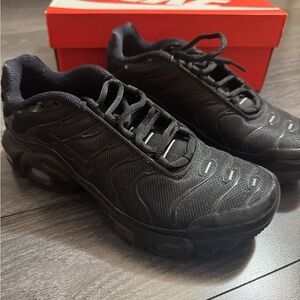 Nike Women’s Air Max  Black Sneakers